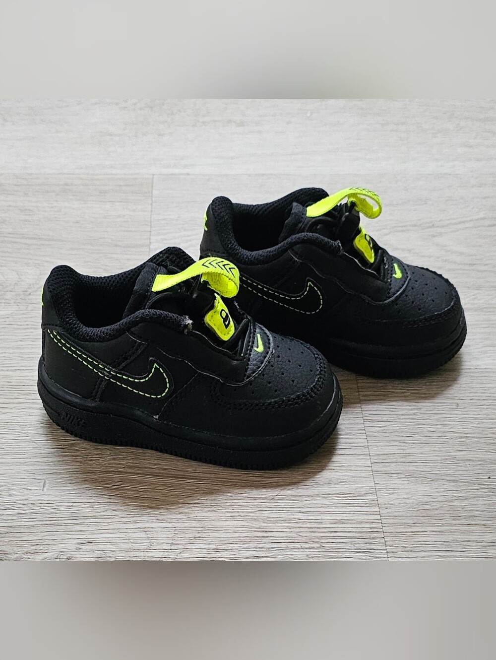 Nike Force 1 LV8 Toddler Black Volt 4C